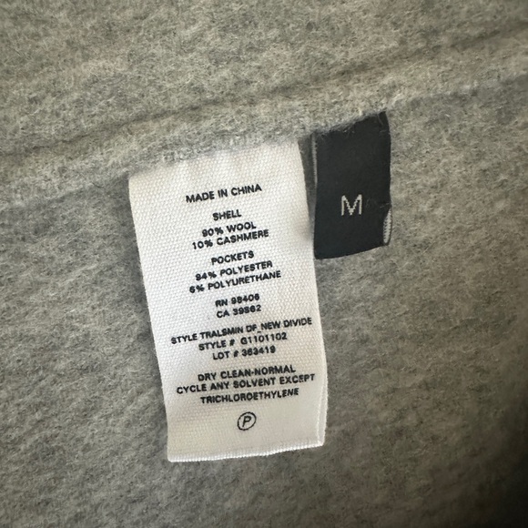 Theory Wool-Cashmere Belted Moto Jacket in Light Grey – Size M - Picture 10 of 11